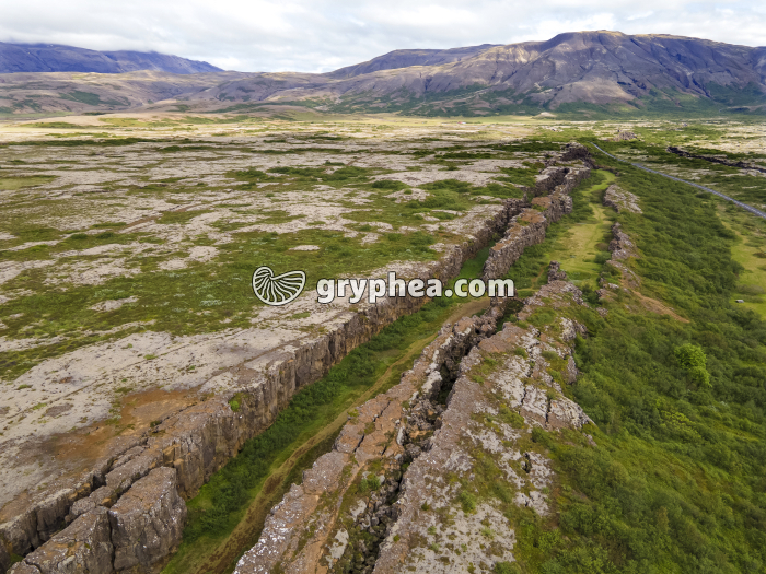 Fissures d'extension de la croûte terrestre (Thingvellir, Islande) - gryphea.com